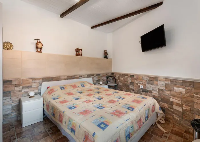 Casa Boulou A El Roque